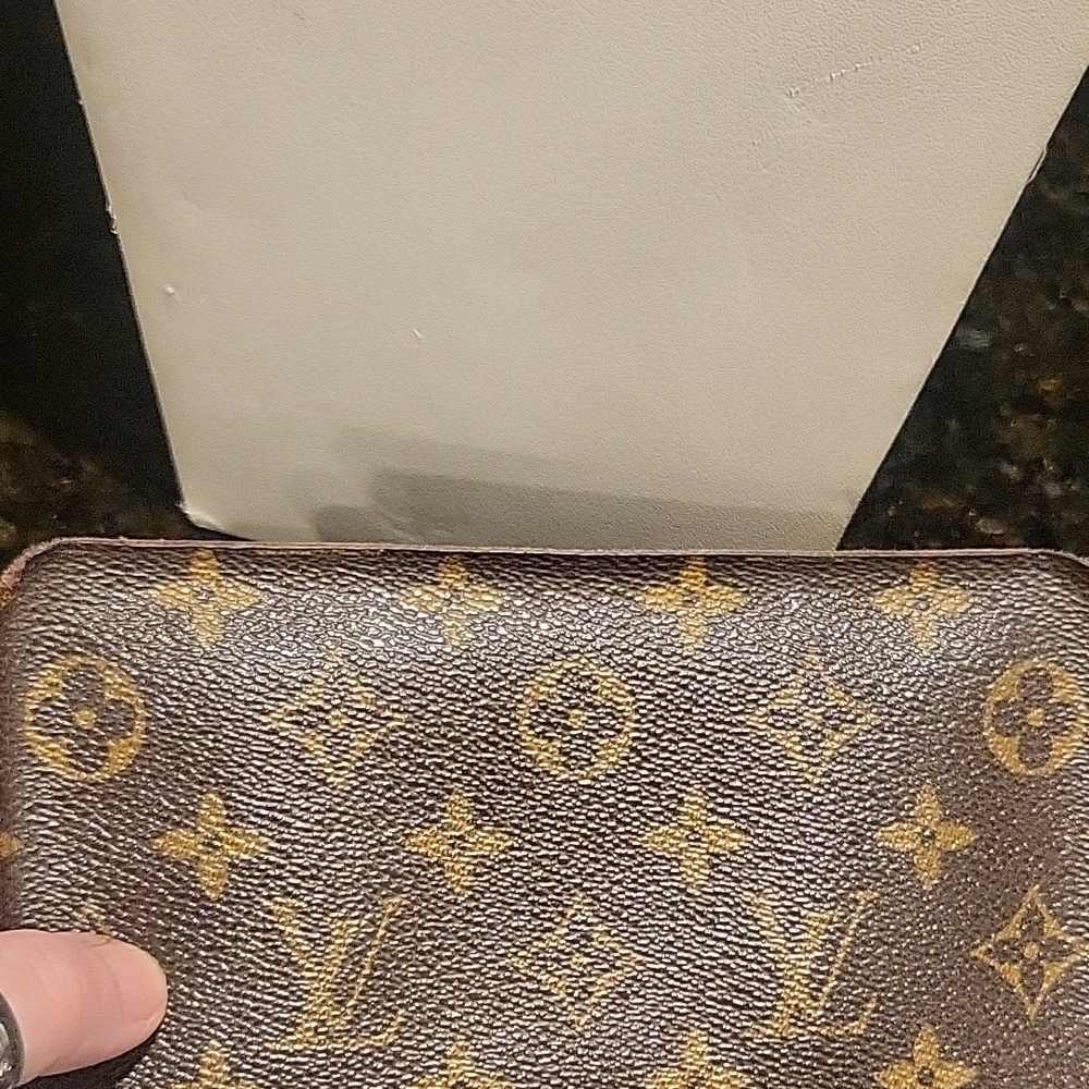 Louis Vuitton Brown and Gold Monogram Clutch - Picture 11 of 11